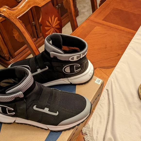 Champion Black & Gray Size 10 - Picture 11 of 11